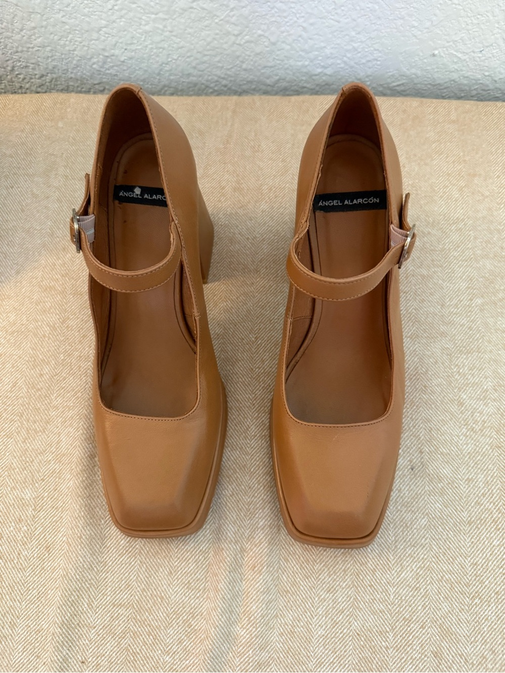 Ángel Alarcón Tan Mary Jane Wide Heel Pumps Size 40